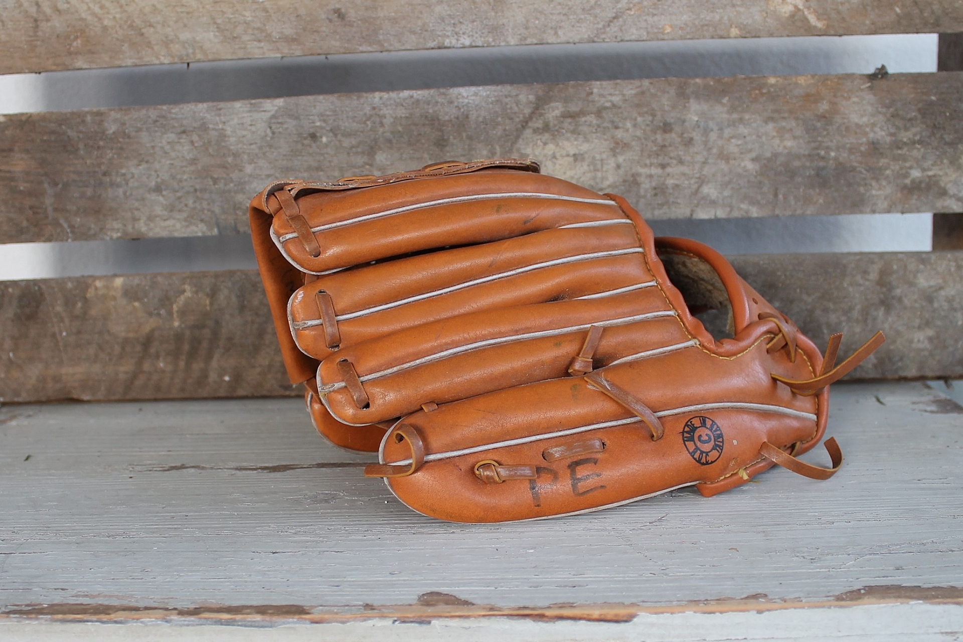 OUDE BASEBALL (leer). - Brocante webwinkel Old&Shabby